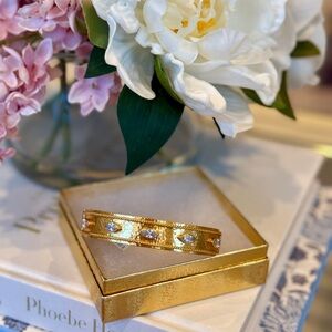 Julie Vos Monaco Stone Hinge Bangle-Cubic Zirconia
🌸🌸🌟🌟MOTHER’S DAY SALE🌟🌟🌸🌸